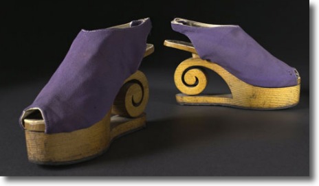 taffeta-sandals-dunand-1941-450w.jpg