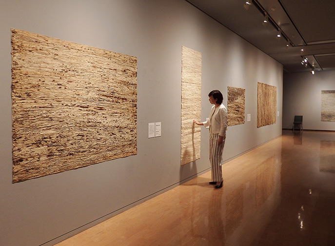 八田豊　版画　現代アート　箔押し　ゴールド　木製額縁　箱有り 八田豊 版画 現代アート 箔押し ゴールド 木製額縁 箱有り 八田豊 版画
