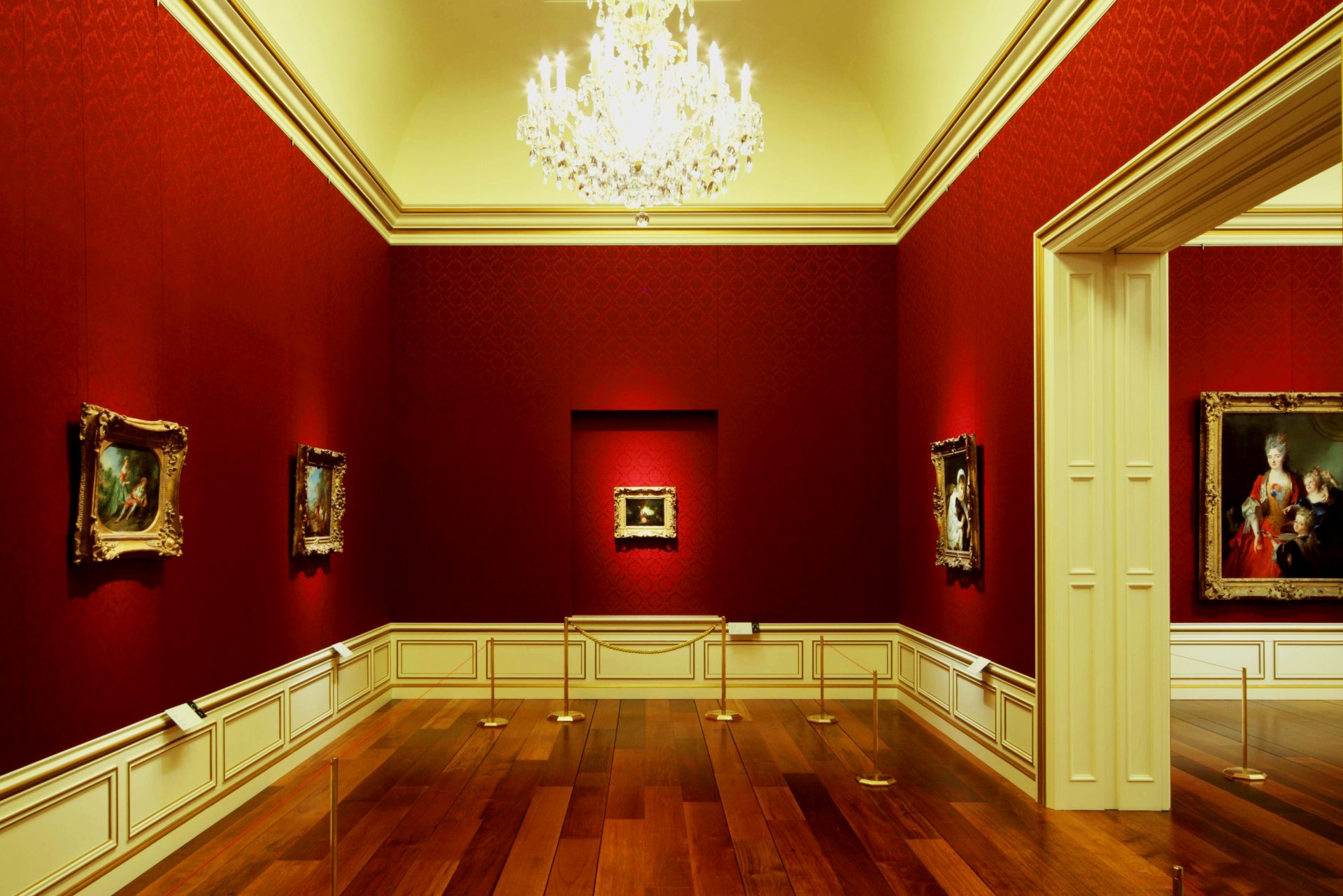 絵画作品の展示室