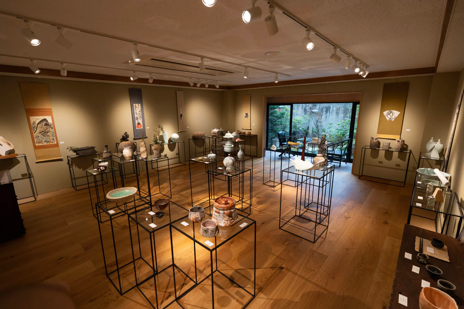 Kura Monzen gallery