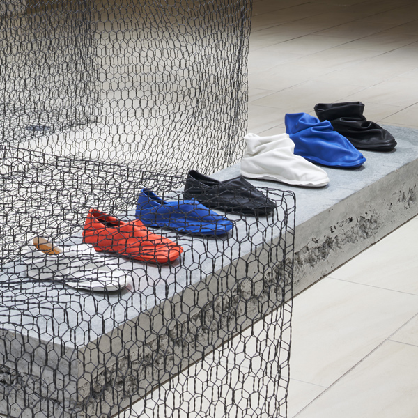 ISSEY MIYAKE「CAMPER x ISSEY MIYAKE Peu Form」