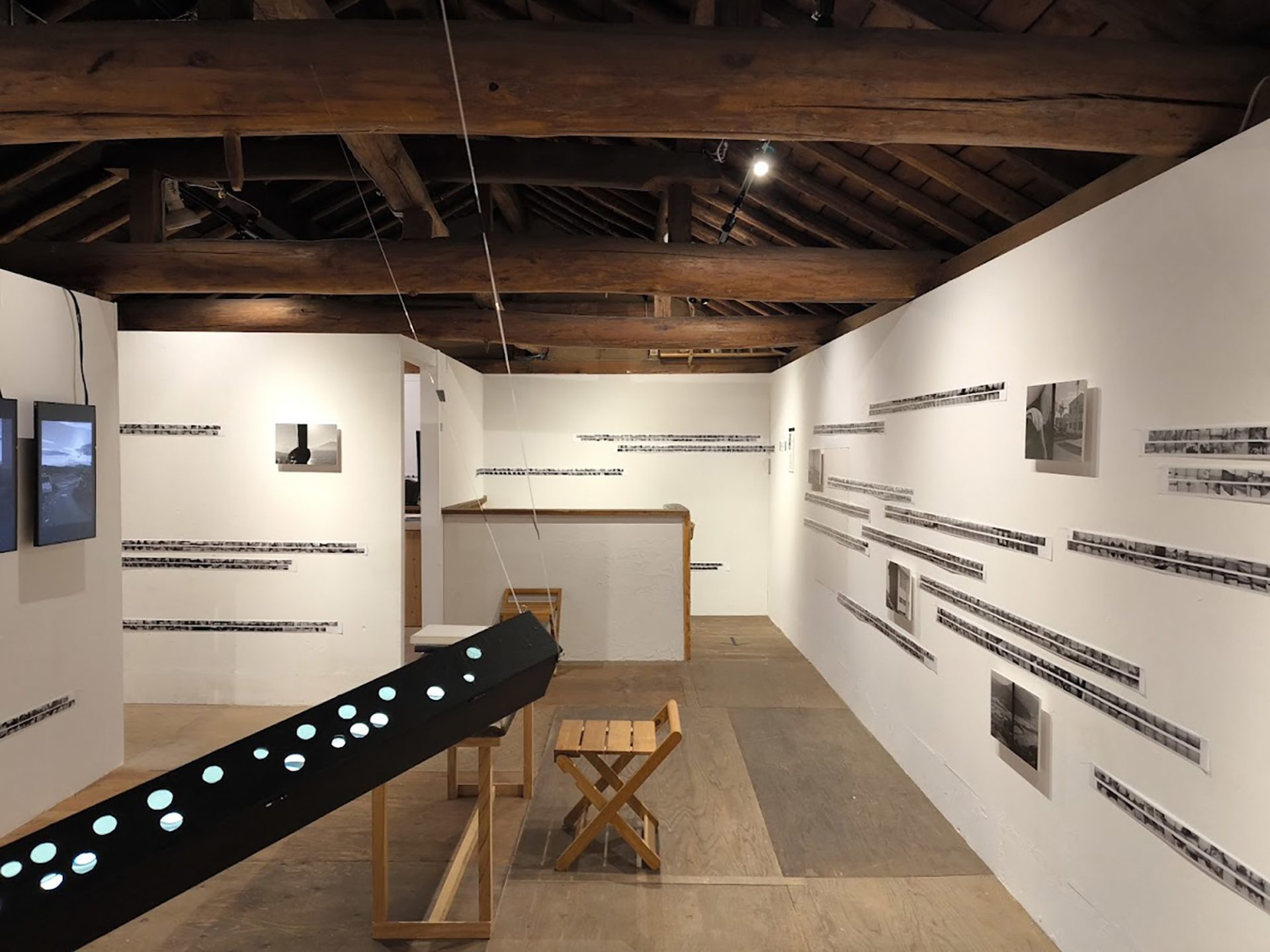 山川陸｜馮馳・写真演出「Outside In Between」（前編）