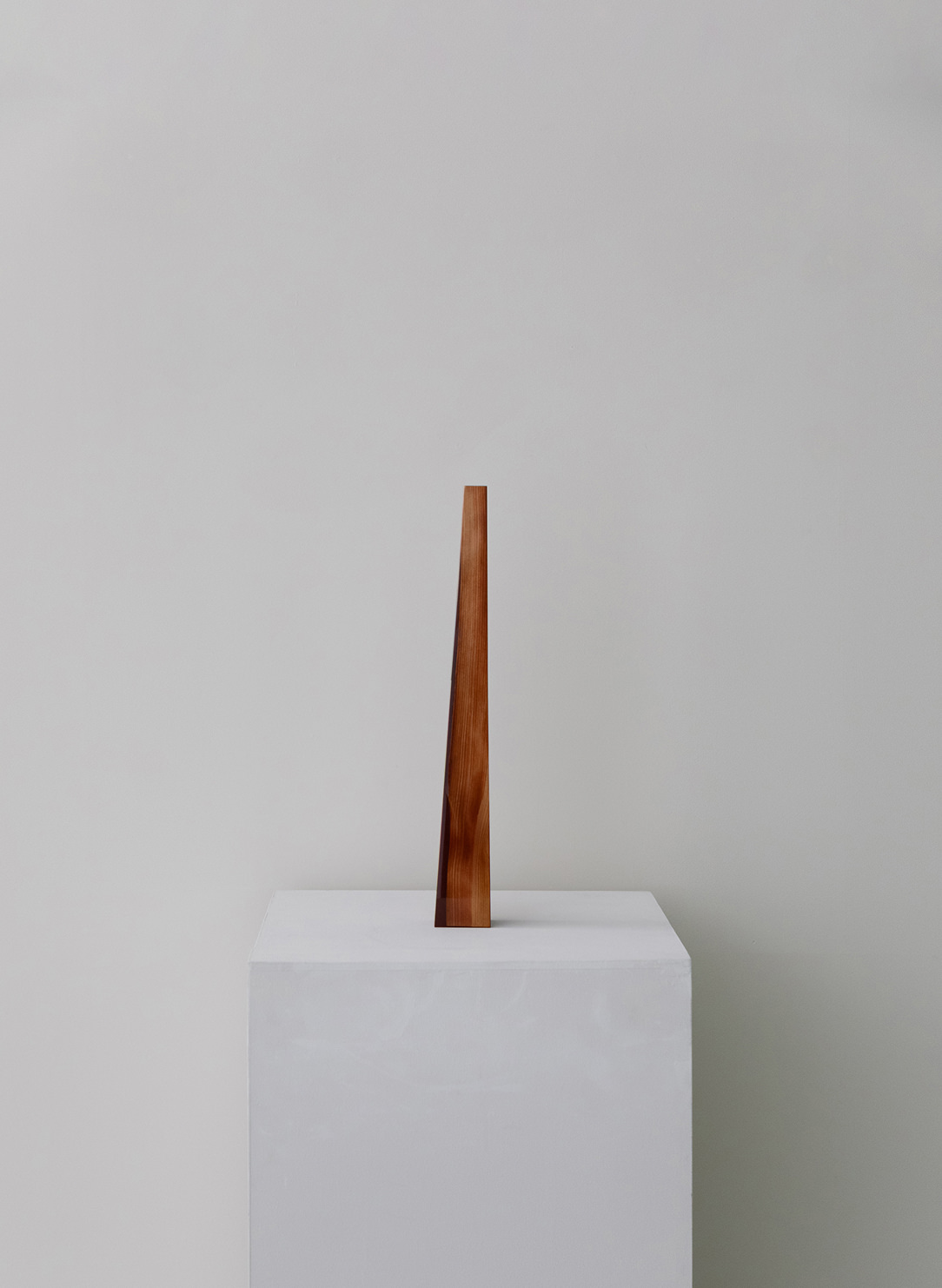 彫刻家 河原悠 個展「Verbergung と Unverborgenheit の往復」