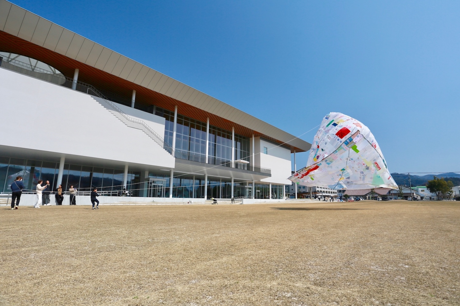 赤井あずみ｜美術館の公共性のオルタナティブを探る