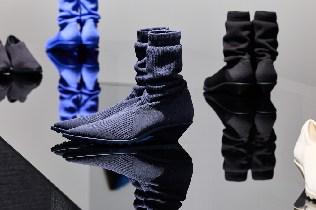 ISSEY MIYAKE 「CAMPER × ISSEY MIYAKE Anna」 – artscape