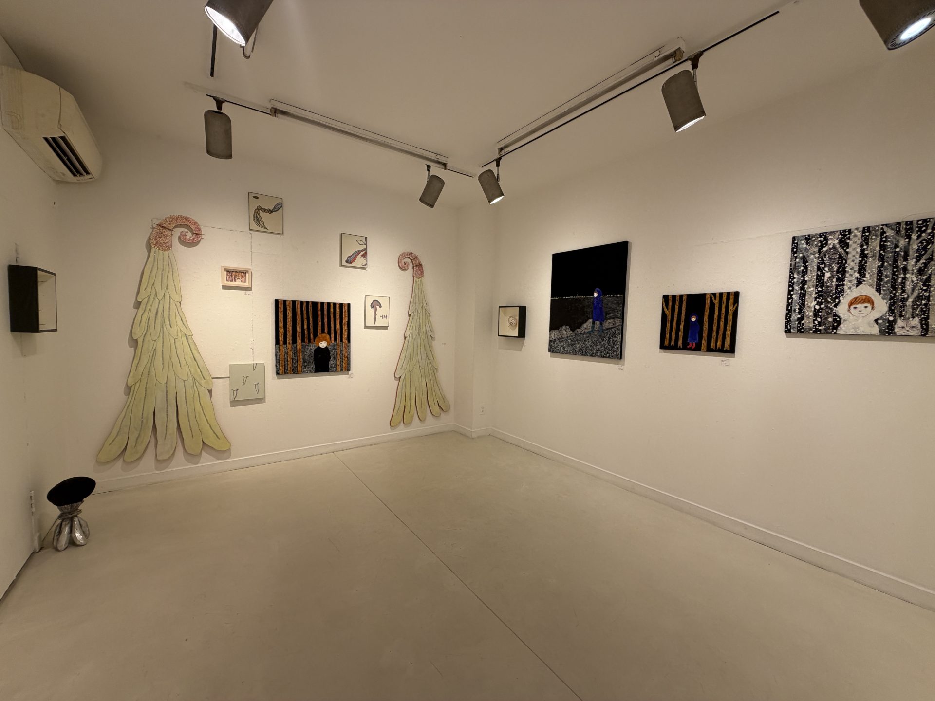 忠あゆみ｜「しかくい『え』」をめぐって──身体と共鳴する二つの展示