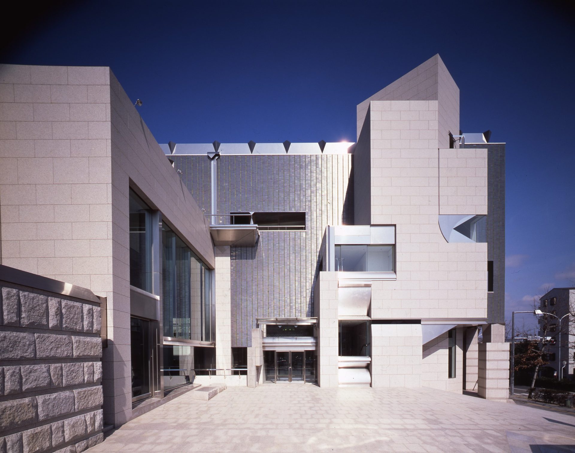 岡山 美術館