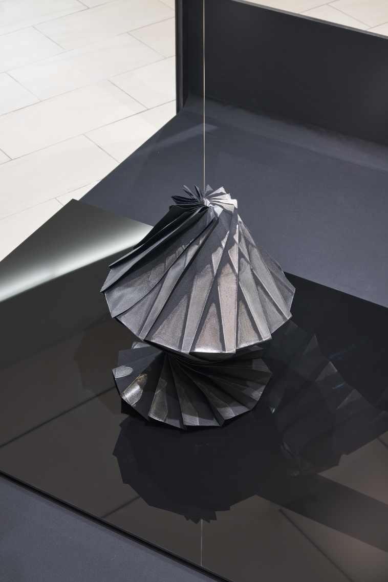 132 5. ISSEY MIYAKE 「No. 3-2」 – artscape
